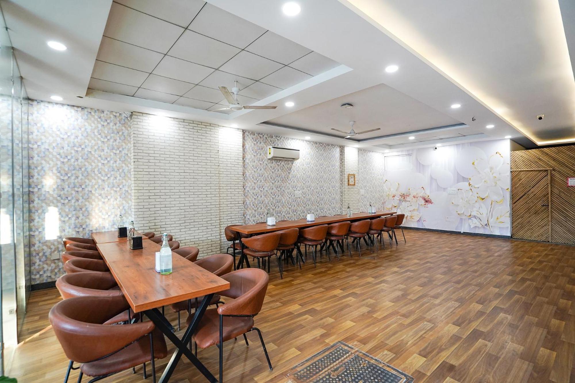 Fabhotel Prime Culture Noida Exteriör bild