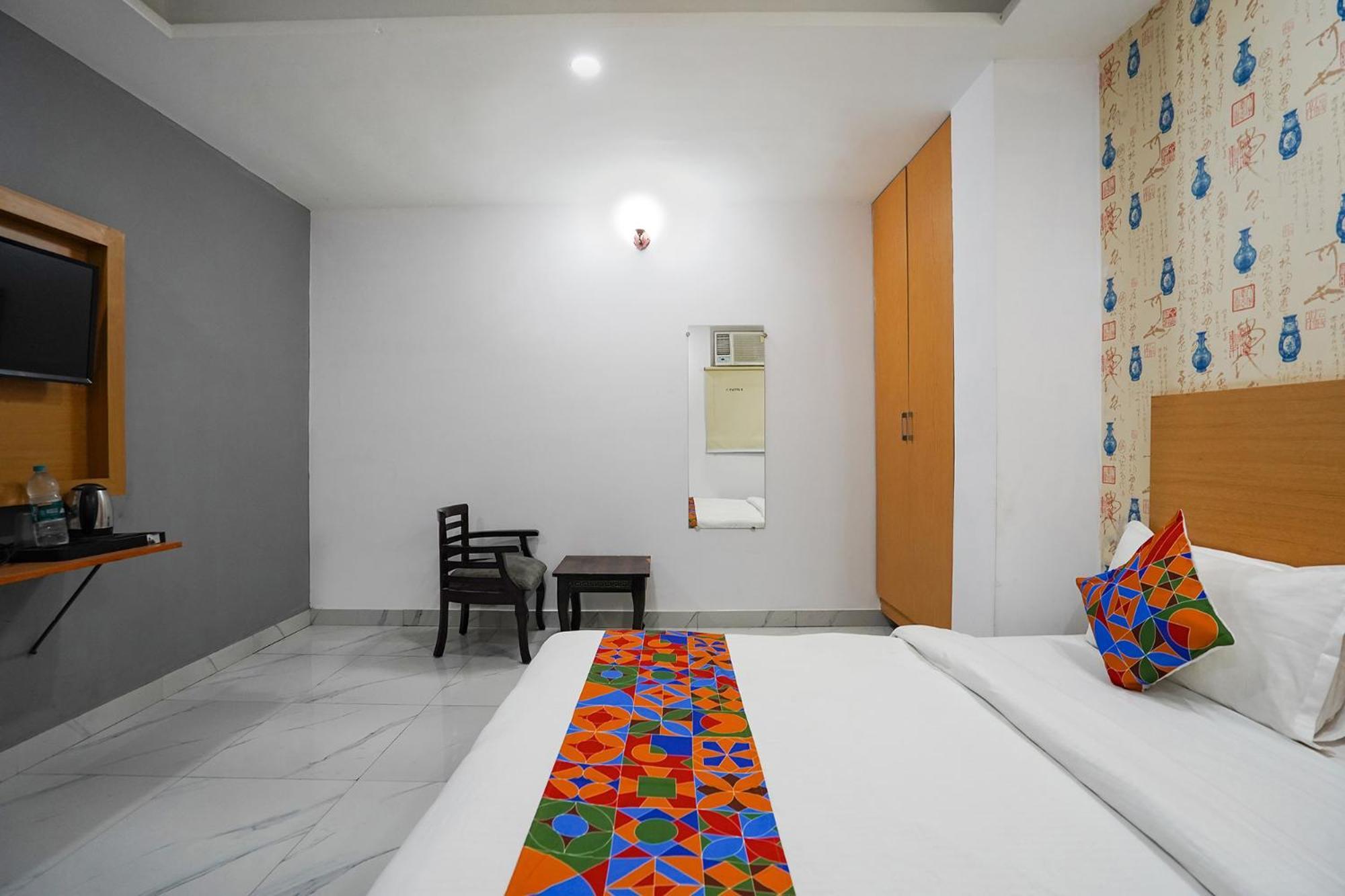 Fabhotel Prime Culture Noida Exteriör bild